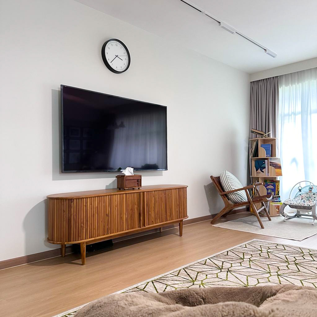 mia tv console